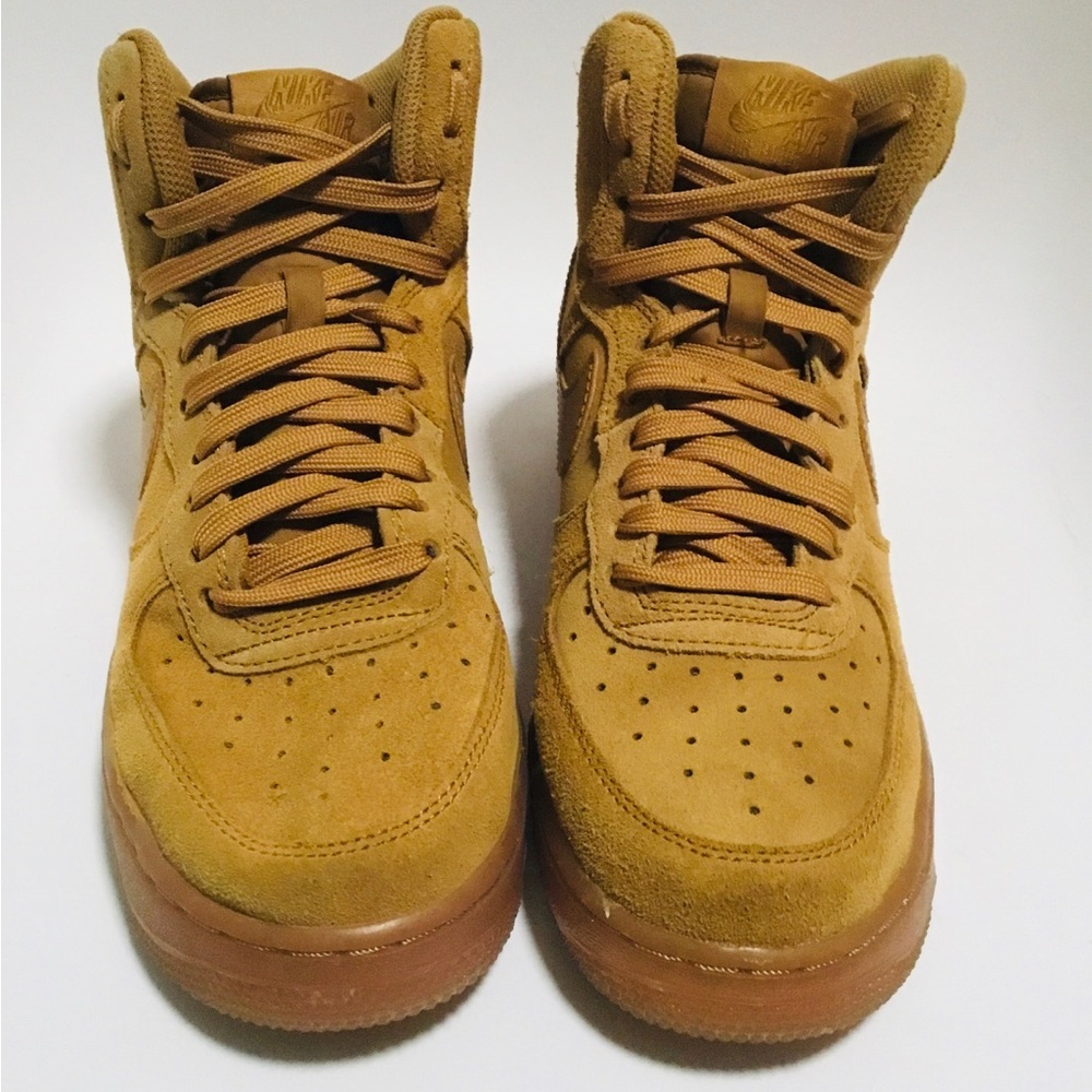 NIKE Air Force 1 Hi Top Tan Suede, Leather Side Logo Sneakers NWOB  Y7